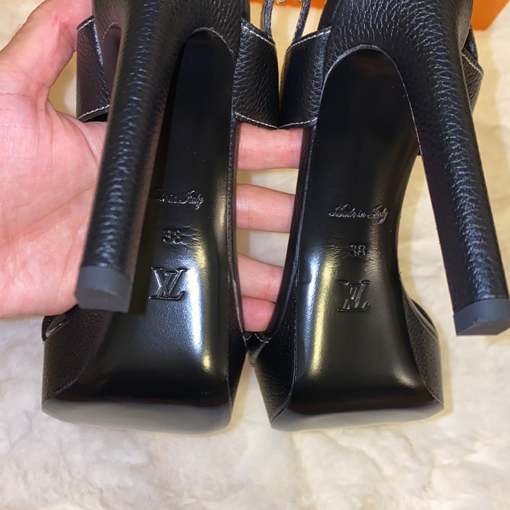 Authentic LOUIS VUITTON Sandals - Picture 6 of 17